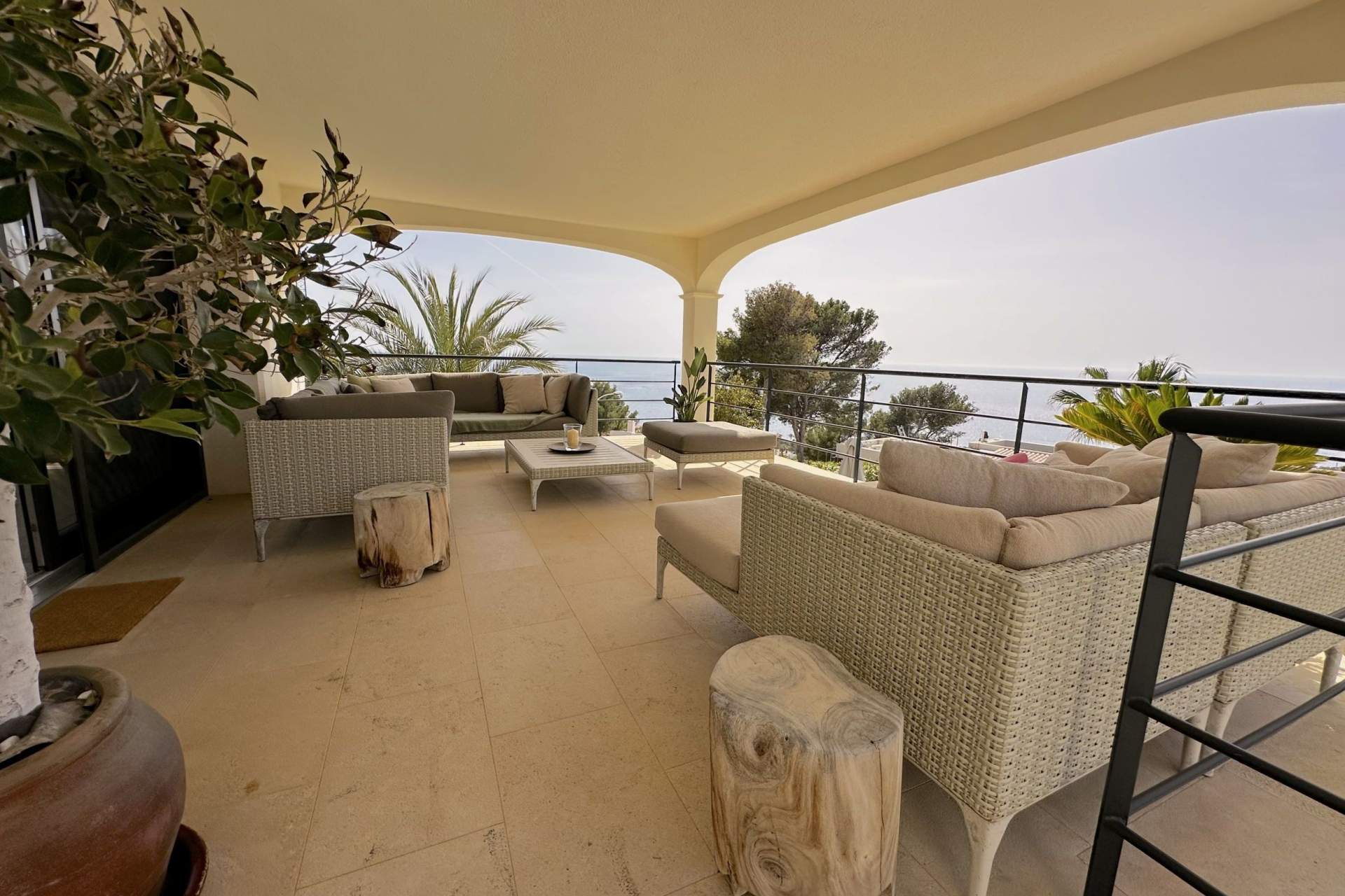 Modern villa with Mallorcan flair in Nova Santa Ponsa - ginesta.ch